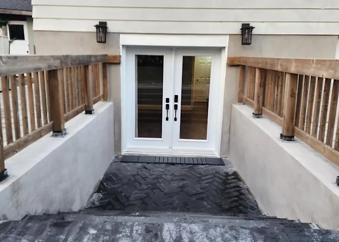 Private Greece Inspired Guest Suite In Erindale